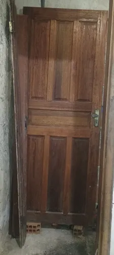 Porta de Madeira com batente