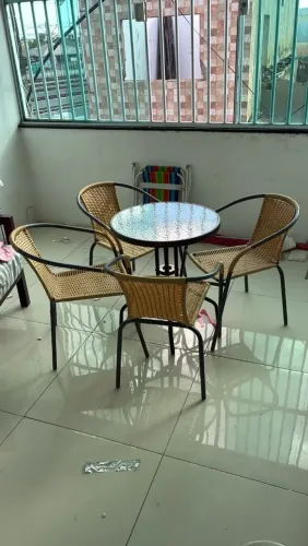 JOGO DE MESA COM CADEIRAS