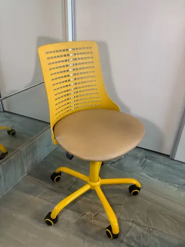 Cadeira Giratória Teen Tok&Stok Amarela - Estofada