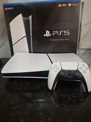 PS5 Slim Digital + Caixa Original, Cabos e Controle | Seminovo