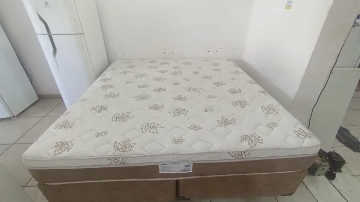Cama box super king size Colchão Ortobom molas ensacandas 193 por 203 