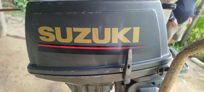 Motor de popa Suzuki 15