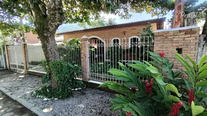 Ubatuba: Praia da Enseada- Casa à venda 4 Dormitórios 2 Suítes e Espaço Gourmet