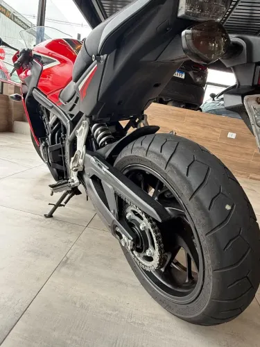 Honda CBR650F CARENADA ACEITA MOTO DE MENOR VAOR