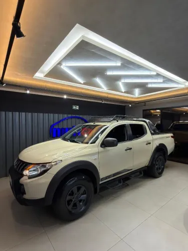 Mitsubishi L200 Triton Savana GLS 2.4 4X4 Die. AUT 2023