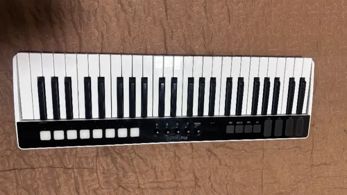 Teclado Controlador MIDI iRig Keys I/O 49 - Excelente Estado