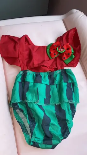 Roupa mesversario melancia 