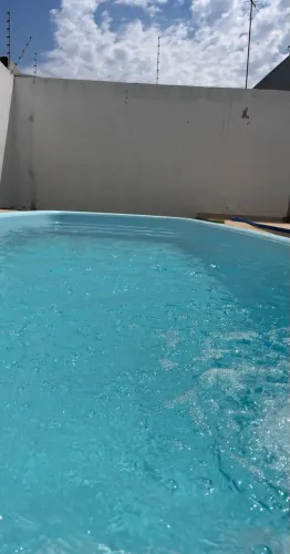 Casa mobiliada,piscina de 6m,3qts,3 vagas e financia.