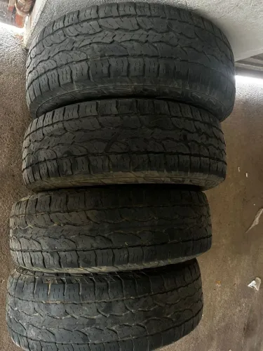 Vendo 4 Pneus 