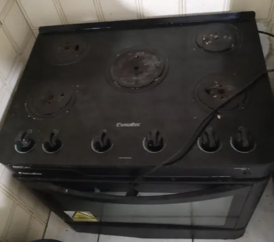 Fogão Esmaltec 5 bocas (450,00)