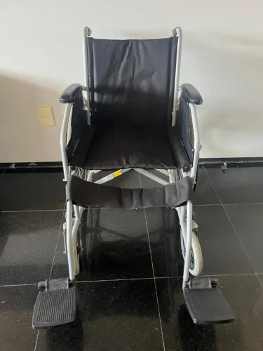 cadeira de rodas seminova