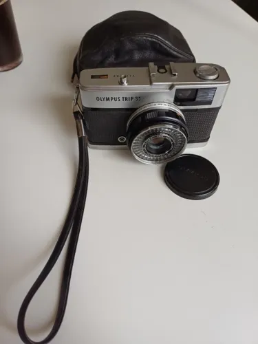 MÁQUINA FOTOGRAFICA OLYMPUS TRIP 35
