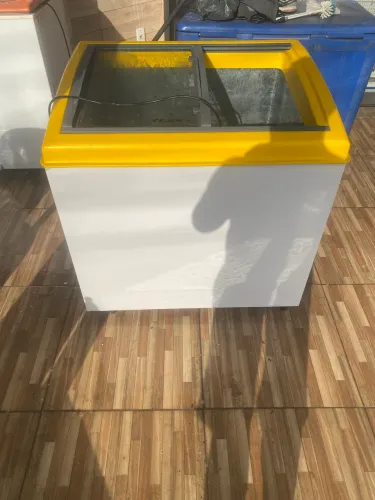 Vendo freezer tampa de vidro