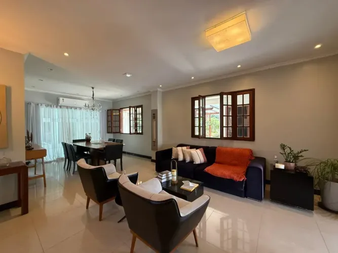 Vendo com Casa no GREENVILLE 2, c/ 3 suítes c/ sacada, cozinha, sala de estar e jantar e j
