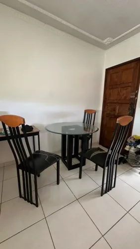 Mesa com cadeiras