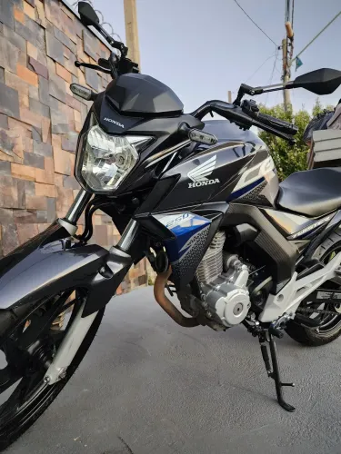 Honda cb twister ano 2020 apenas 24 mil km