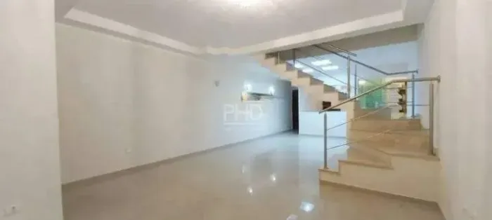 Sobrado 167 m², 3 dormitórios, suíte com hidromassagem, área gourmet e 2 vagas cobertas -