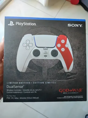 Controle PS5 edição especial God of War 20 anos