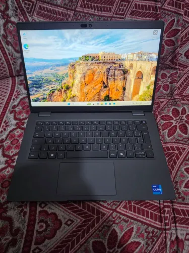 Notebook Dell Latitude 3450 i7 13th 32gb ddr5 256ssd top