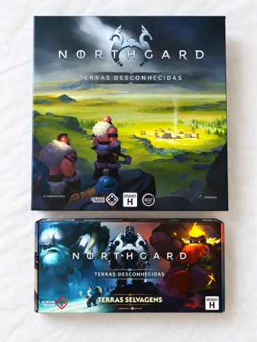 Jogo de Tabuleiro Northgard: Terras Desconhecidas + Expansão Terras Selvagens