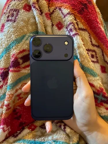 Vendo iPhone XR Montado no 17pro azul