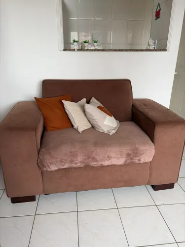 Conjunto sofá 480,00 os dois.