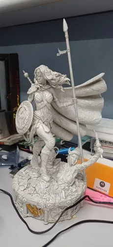 Mulher Maravilha Unleashed Marble Ver Dc Comics Iron Studios -