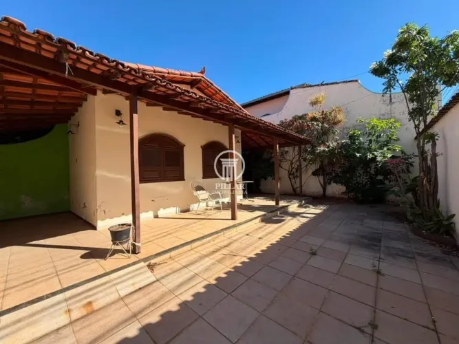 CASA PARA VENDA NO BAIRRO SÃO JOSÉ - MONTES CLAROS/MG