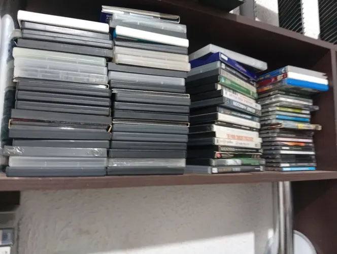 DVDs shows e filmes originais (60 unidades).BSB