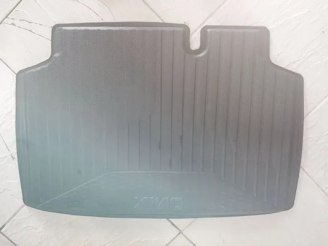 Tapete do porta malas Onix Hatch ano 2013