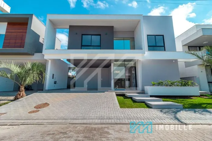 Casa com 300m² no Condomínio Villagio da Barra em Balneário Camboriú