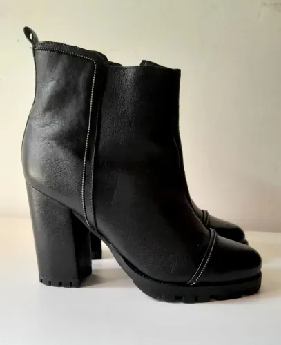 Bota Cano Médio Preta couro - TAMANHO 36 - zíper - AREZZO