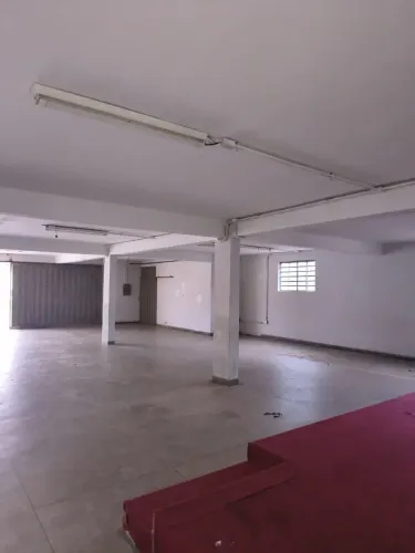 VENDE-SE PRÉDIO DE 3 ANDARES NO BAIRRO GARAVELO B - GOIÂNIA