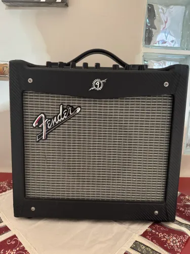 Amplificador Fender Mustang I V.2 20W - Original - Excelente estado