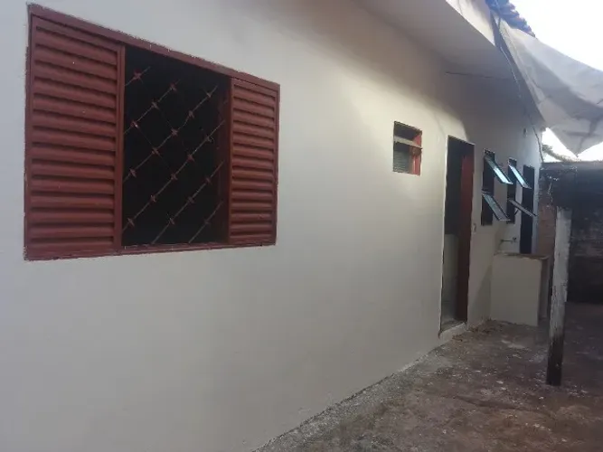 oportunidade de casa com edícula a venda,de 180.000 por 165.000.