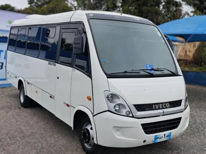 IVECO CITYCLASS 70C17HD EXECUTIVO 25 PASSAGEIROS 2014