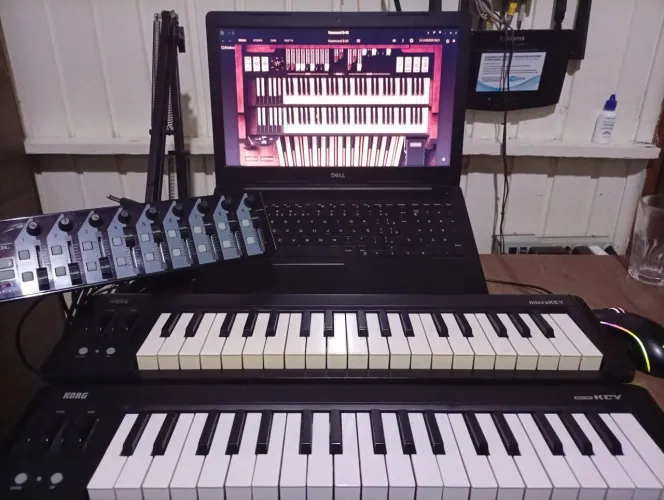 KORG MicroKey2 37 Teclas