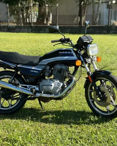 Vendo CB 400, ano 1984, preta