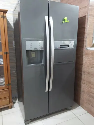 Vendo Geladeira Eletrolux side by Side 2 Portas Bar luxo