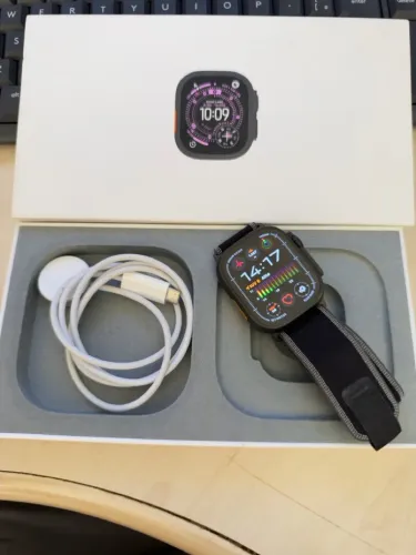 Apple Watch Ultra 3 (Caixa de Titânio Preto)