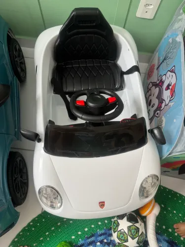 Carro elétrico infantil 