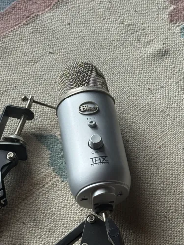 Microfone Condensador Blue Yeti - THX Edition
