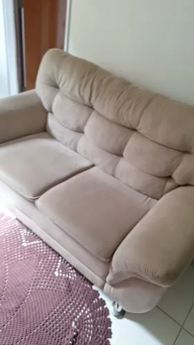 Vendo sofá semi novo sem avarias. Perfeito!