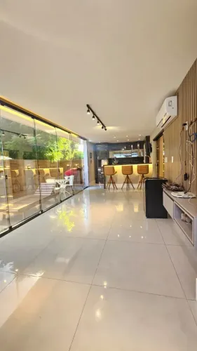 Linda Casa Moderna Reformada à Venda no Cond. Estoril Sol Vilas do Atlântico 3 suítes ener