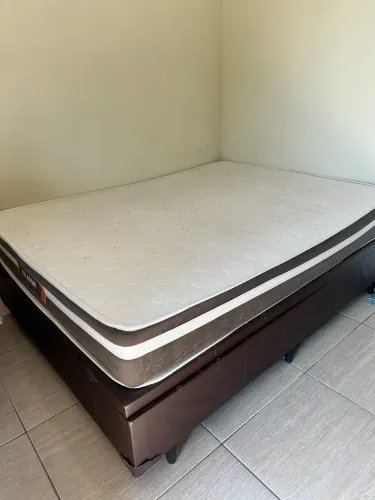 Cama box com baú