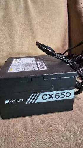 Fonte Corsair CX650 (650W)