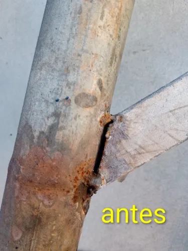 Faço pequenos serviços de soldagem, Metalon, grades, portões, mesas de ferro etc...
