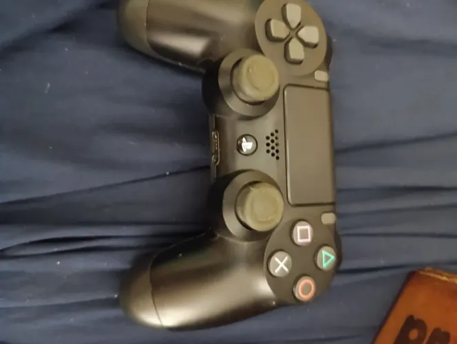 Controle ps4 com defeito 