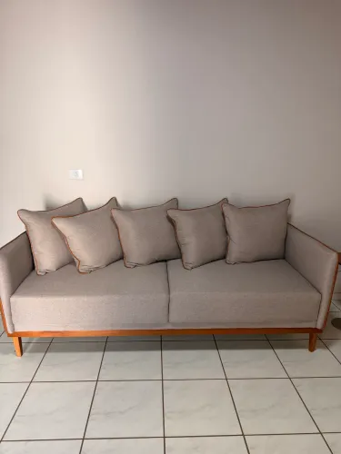 Sofá de linho com couro
