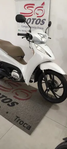 Vendo ou troco , Honda Biz 125 EX 26/26 0 KM Branco Pérola Completa 